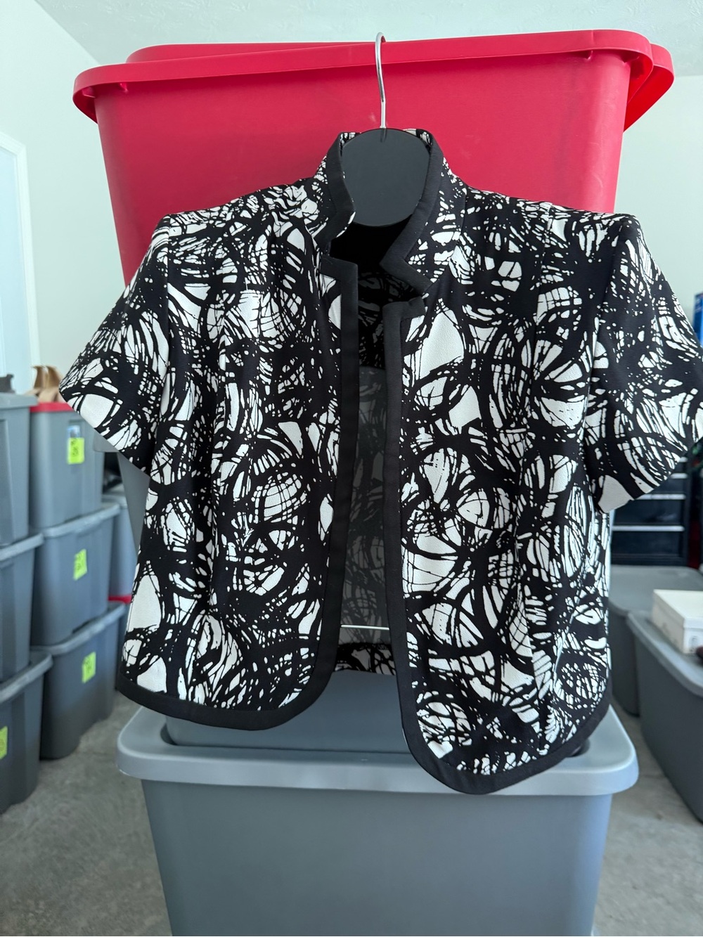 Black & White Abstract Print Cropped Jacket p41
